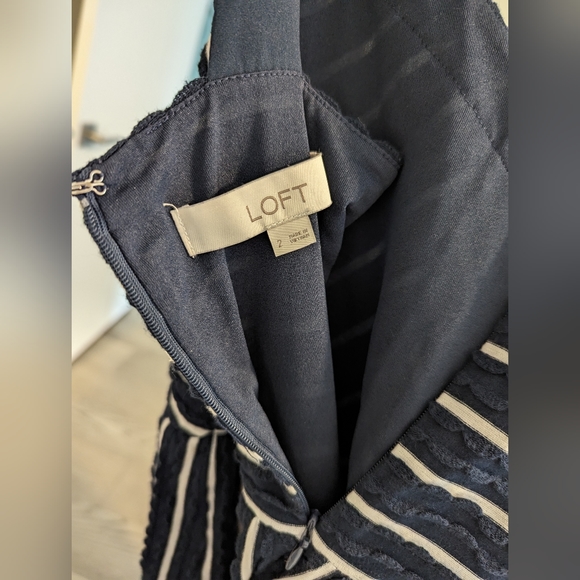 Ann Taylor LOFT Navy Blue and White Chevron Herringbone Striped Dress 2 XS - Picture 5 of 7